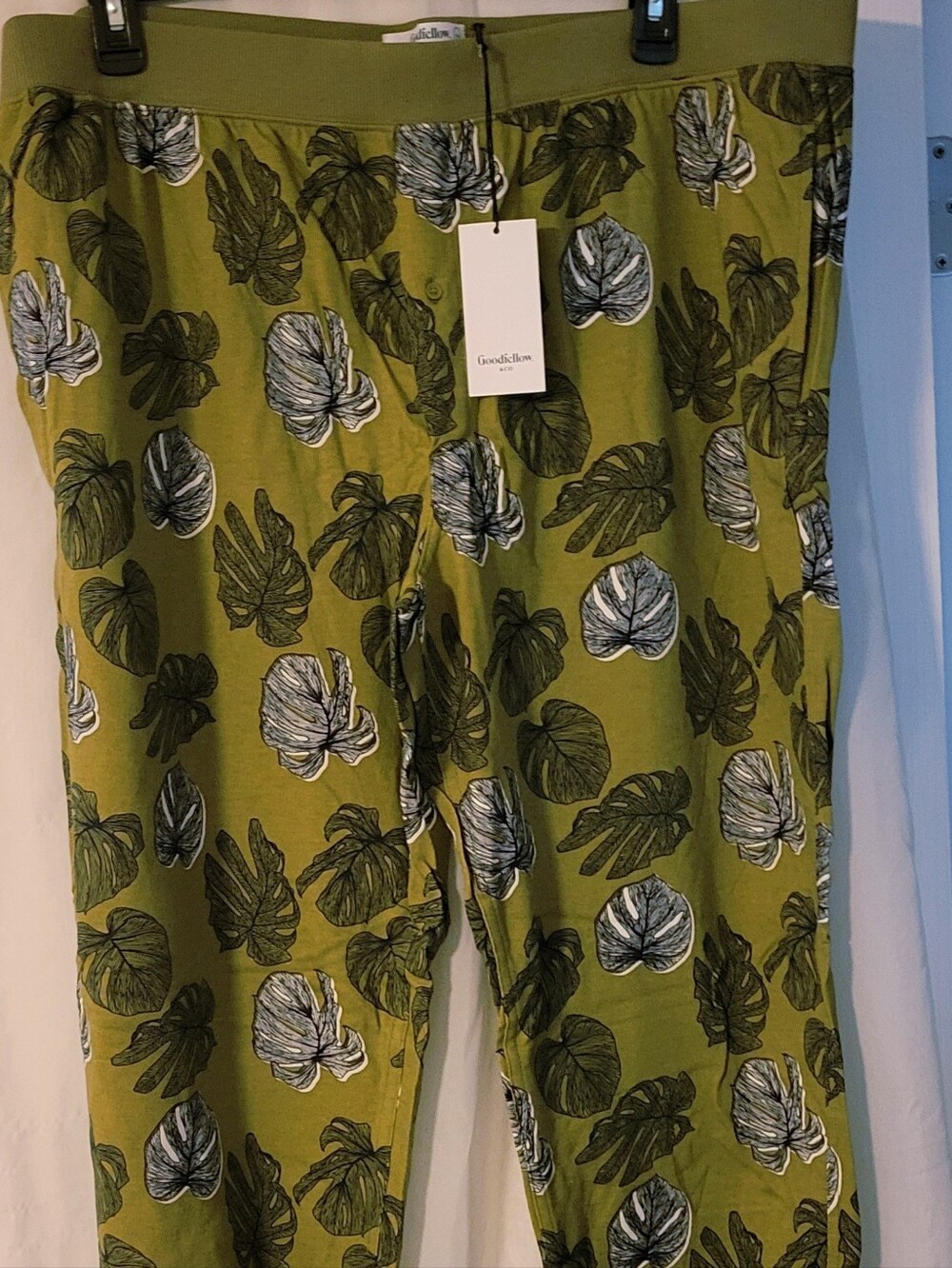 Men"s Xxl Olive Leaf Print Joggers